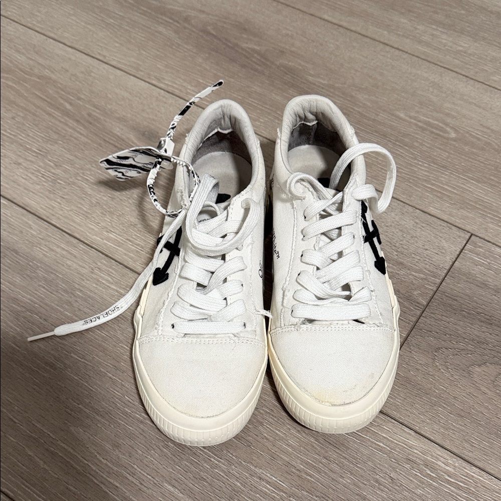 Off-White Women's Sneakers